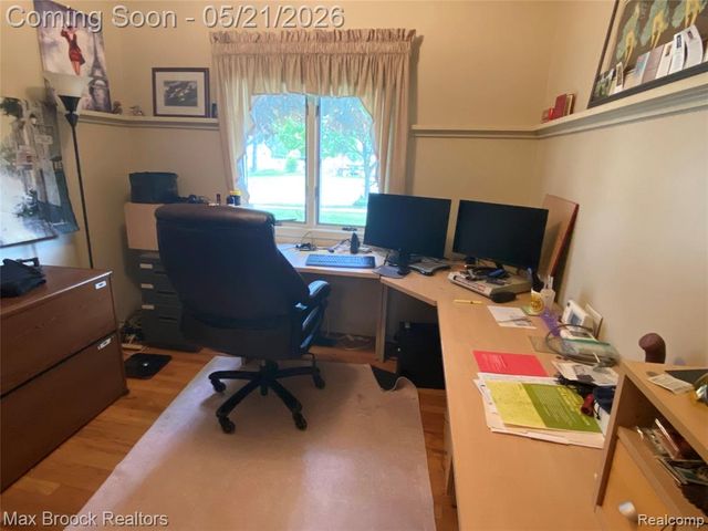 316 Paragon Drive, Troy, MI 48098
