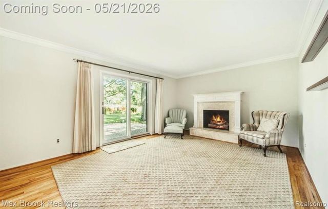 316 Paragon Drive, Troy, MI 48098