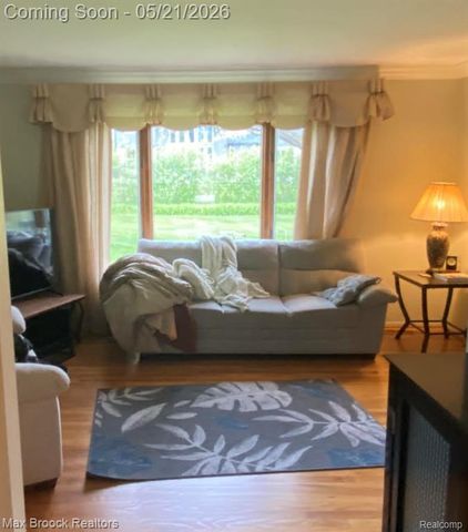316 Paragon Drive, Troy, MI 48098