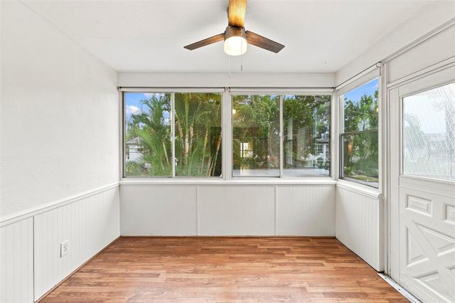 1342 SNELL ISLE BOULEVARD NE 4, St Petersburg, FL 33704
