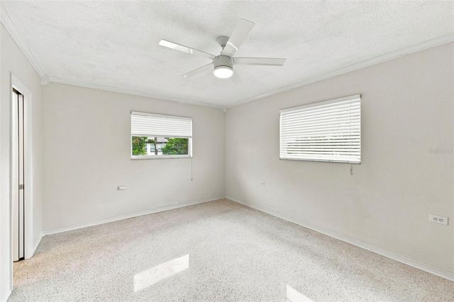 1342 SNELL ISLE BOULEVARD NE 4, St Petersburg, FL 33704
