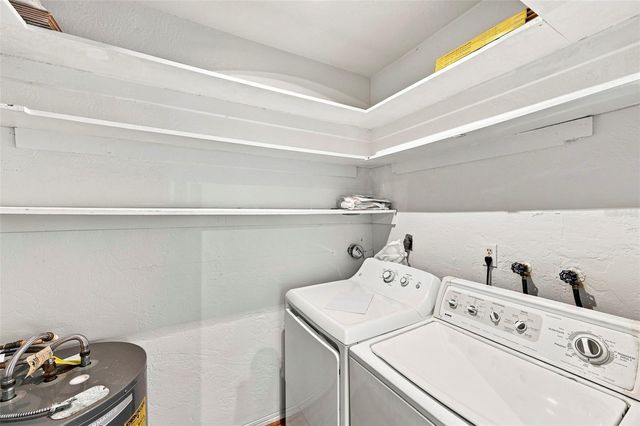 1342 SNELL ISLE BOULEVARD NE 4, St Petersburg, FL 33704