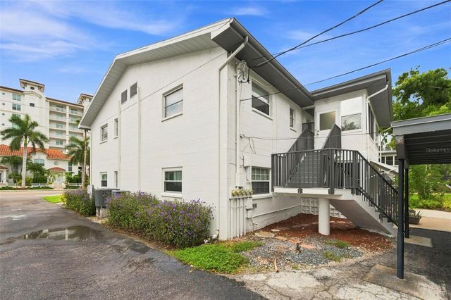 1342 SNELL ISLE BOULEVARD NE 4, St Petersburg, FL 33704