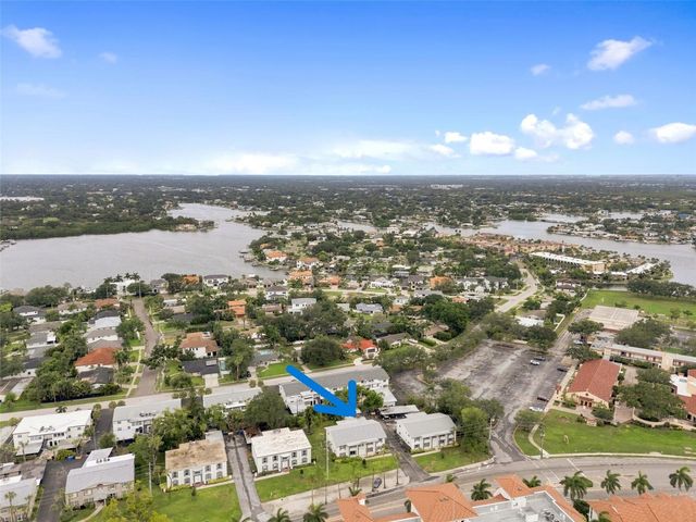 1342 SNELL ISLE BOULEVARD NE 4, St Petersburg, FL 33704