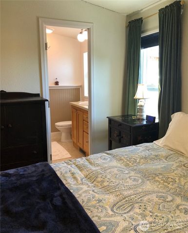 5545 Hillvue Road, Blaine, WA 98230