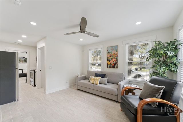 554 E McDonough, Savannah, GA 31401