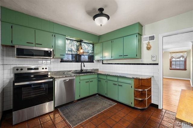 3601 Barbagallo Drive, St Louis, MO 63129