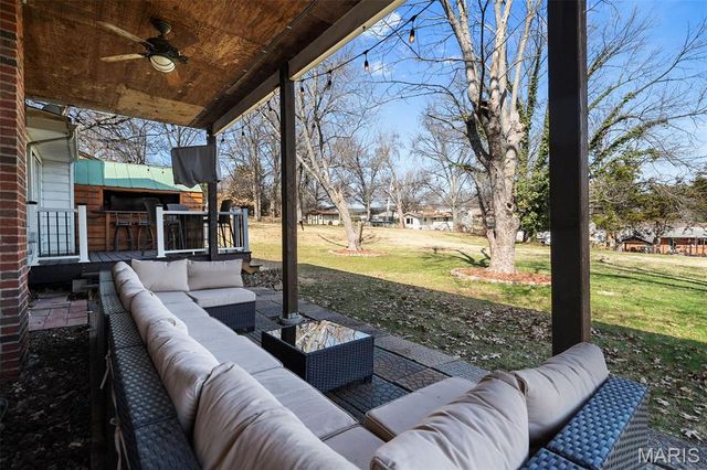 3601 Barbagallo Drive, St Louis, MO 63129