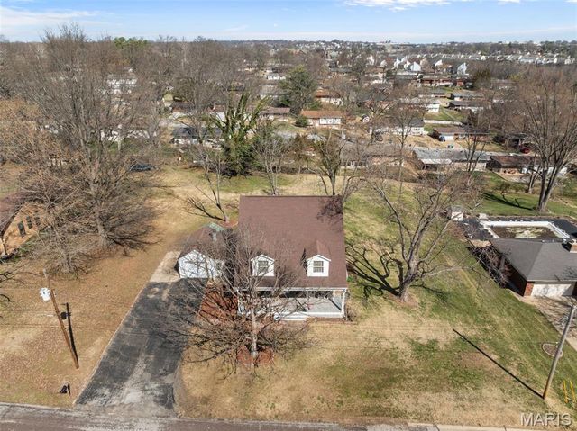 3601 Barbagallo Drive, St Louis, MO 63129