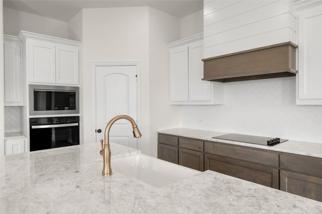 104 Trinity, Grandview, TX 76050
