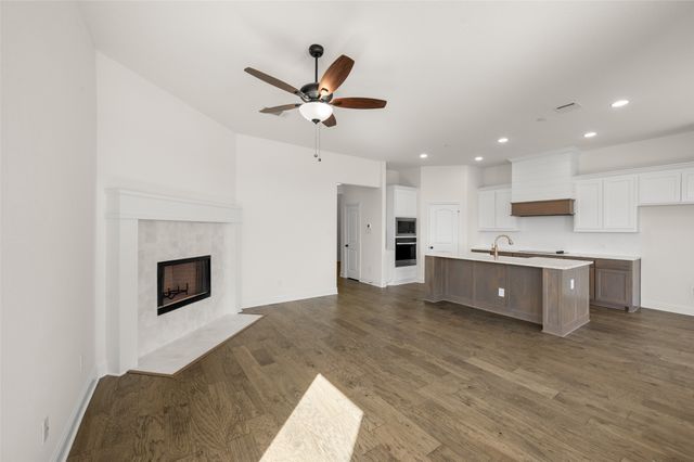 104 Trinity, Grandview, TX 76050