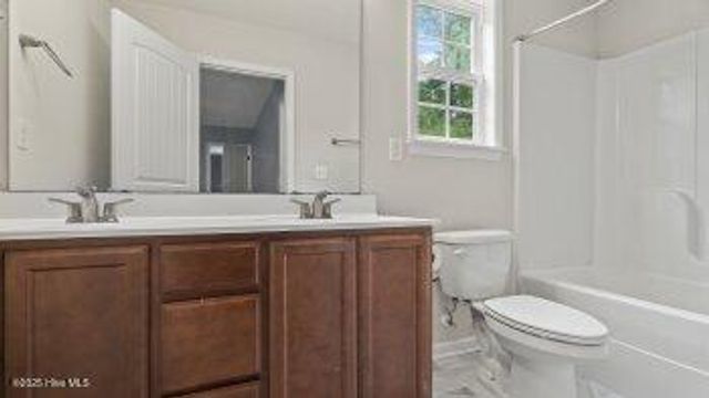 105 Hawsboro Court, Jacksonville, NC 28540