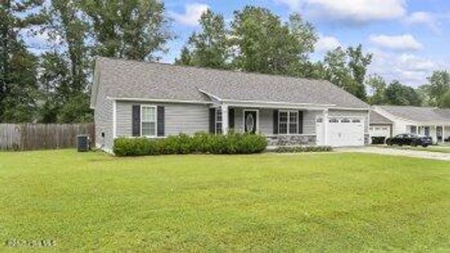 105 Hawsboro Court, Jacksonville, NC 28540