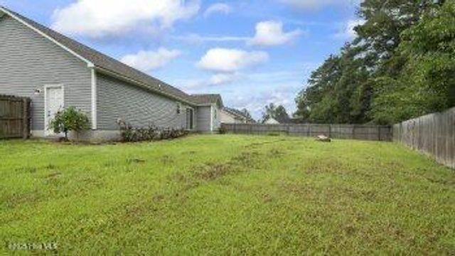 105 Hawsboro Court, Jacksonville, NC 28540
