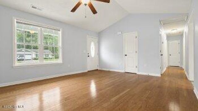 105 Hawsboro Court, Jacksonville, NC 28540
