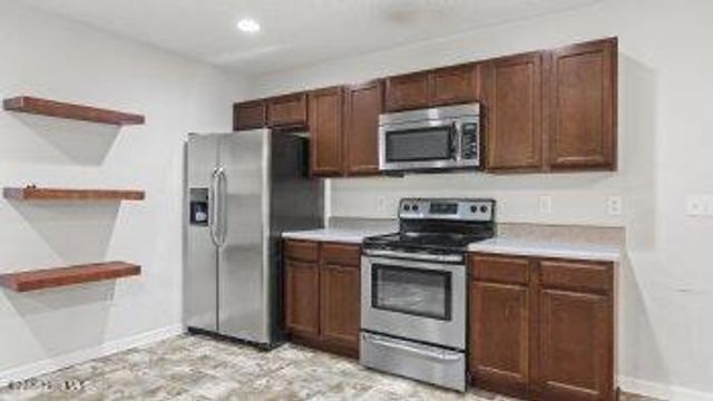 105 Hawsboro Court, Jacksonville, NC 28540