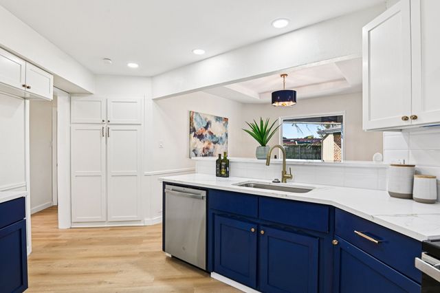 4300 Kingswick Drive, Arlington, TX 76016