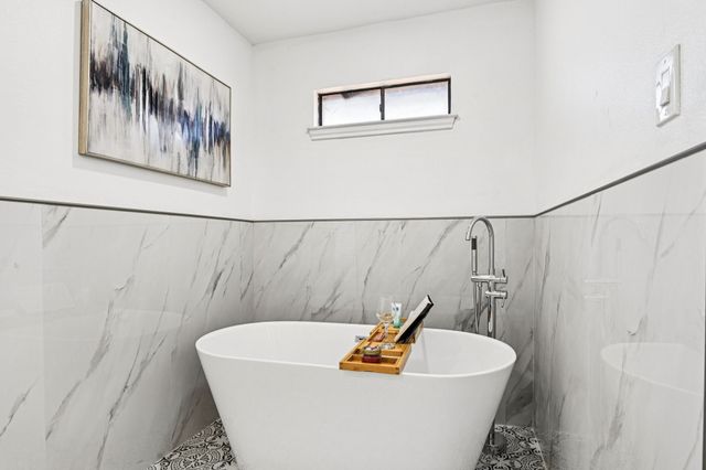 4300 Kingswick Drive, Arlington, TX 76016