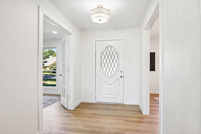 4300 Kingswick Drive, Arlington, TX 76016