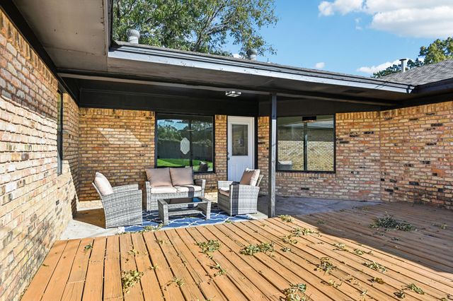 4300 Kingswick Drive, Arlington, TX 76016