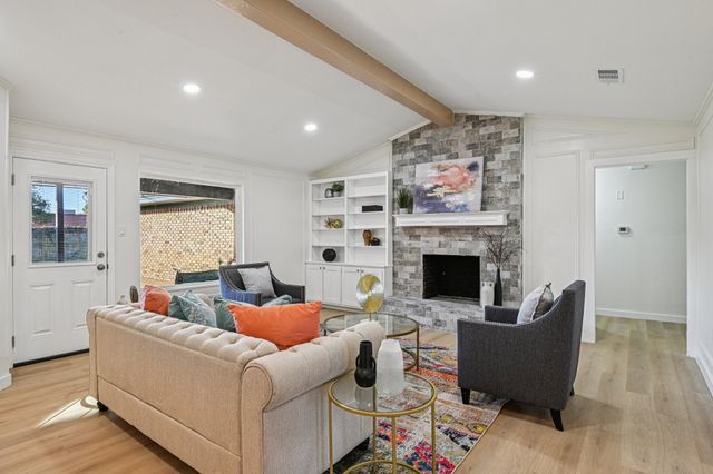 4300 Kingswick Drive, Arlington, TX 76016