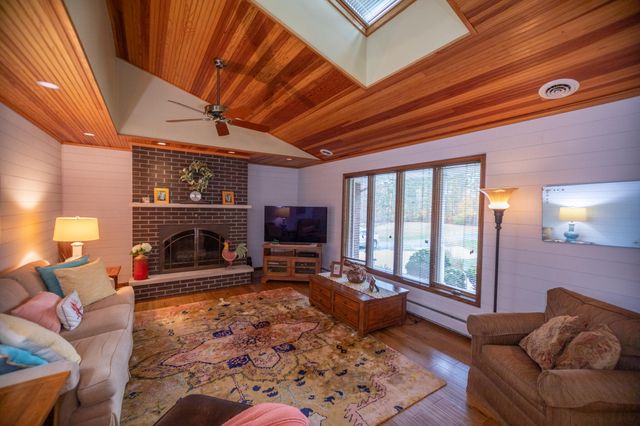 6566 N 200 E, La Porte, IN 46350
