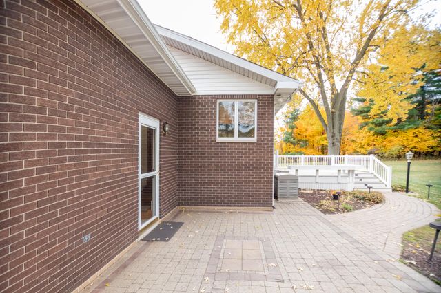 6566 N 200 E, La Porte, IN 46350