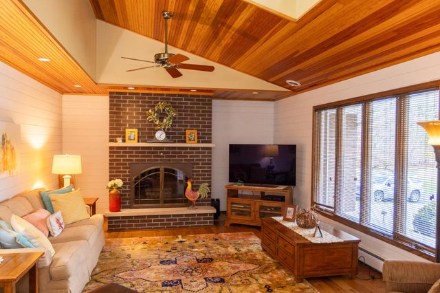 6566 N 200 E, La Porte, IN 46350