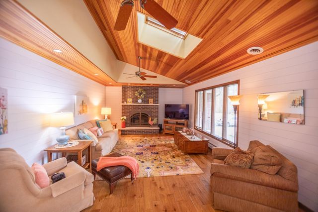 6566 N 200 E, La Porte, IN 46350