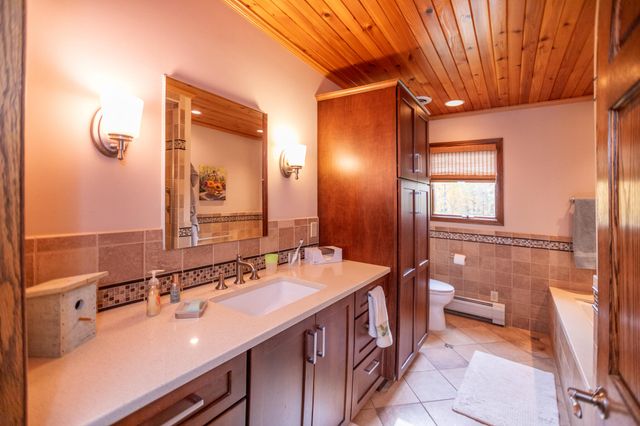 6566 N 200 E, La Porte, IN 46350