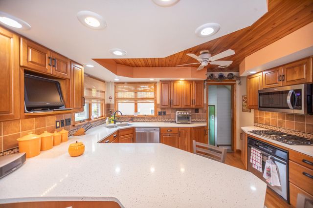 6566 N 200 E, La Porte, IN 46350