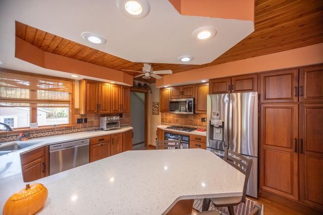 6566 N 200 E, La Porte, IN 46350
