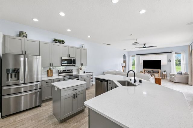 13049 THOROUGHBRED DRIVE, Dade City, FL 33525