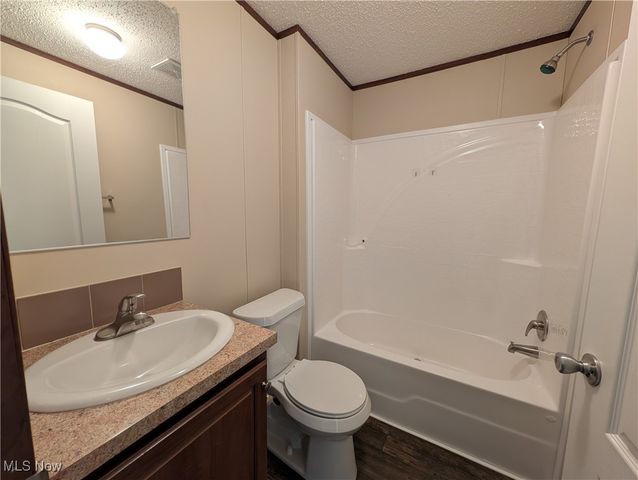 235 Chaucer, Elyria, OH 44035