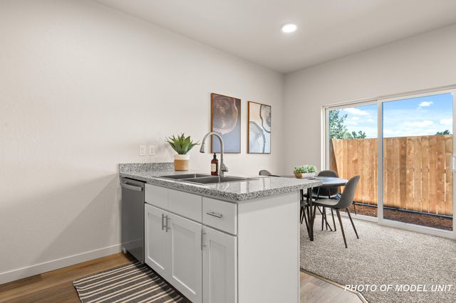 2032 Sunset Drive 1-10, Medford, OR 97501