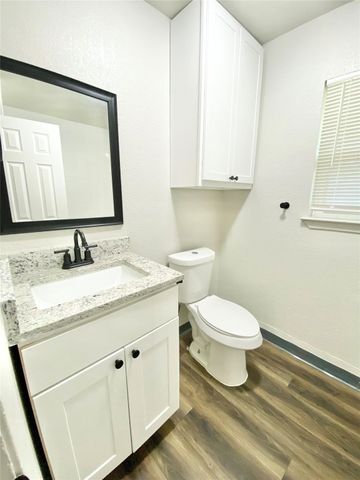 117 E Sanford Street B, Arlington, TX 76011