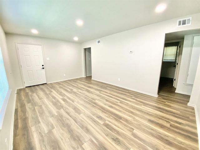 117 E Sanford Street B, Arlington, TX 76011