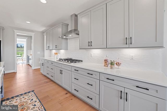 9435 OLD COURTHOUSE RD, Vienna, VA 22182