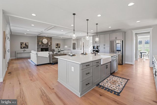 9435 OLD COURTHOUSE RD, Vienna, VA 22182