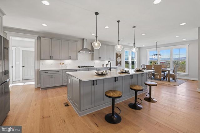 9435 OLD COURTHOUSE RD, Vienna, VA 22182