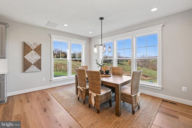 9435 OLD COURTHOUSE RD, Vienna, VA 22182