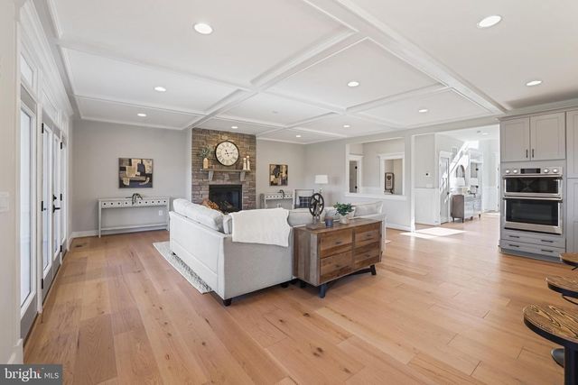 9435 OLD COURTHOUSE RD, Vienna, VA 22182