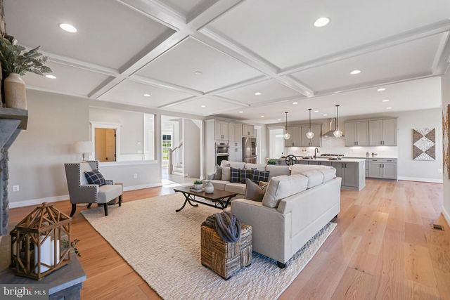 9435 OLD COURTHOUSE RD, Vienna, VA 22182