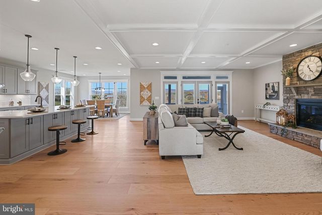 9435 OLD COURTHOUSE RD, Vienna, VA 22182