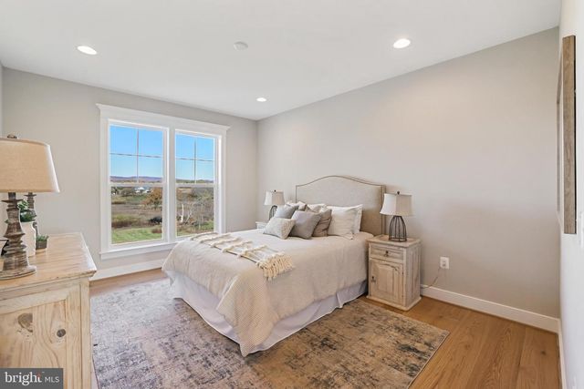 9435 OLD COURTHOUSE RD, Vienna, VA 22182