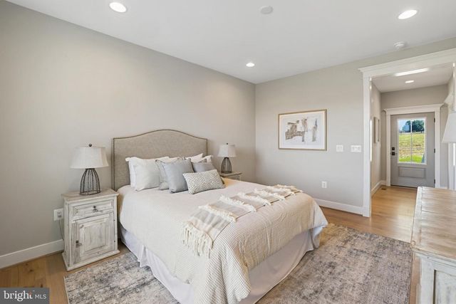 9435 OLD COURTHOUSE RD, Vienna, VA 22182
