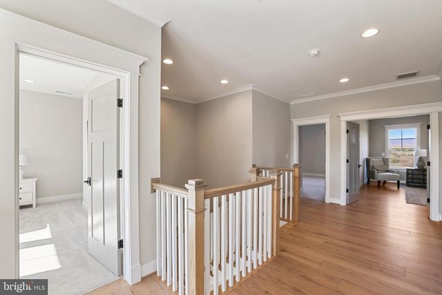 9435 OLD COURTHOUSE RD, Vienna, VA 22182