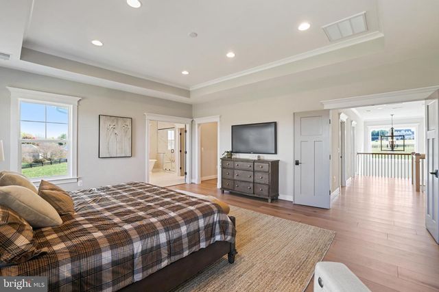 9435 OLD COURTHOUSE RD, Vienna, VA 22182