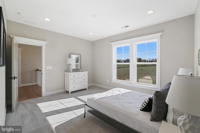 9435 OLD COURTHOUSE RD, Vienna, VA 22182