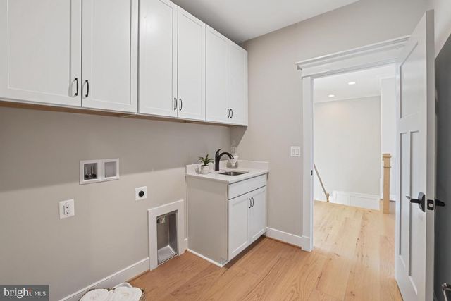 9435 OLD COURTHOUSE RD, Vienna, VA 22182
